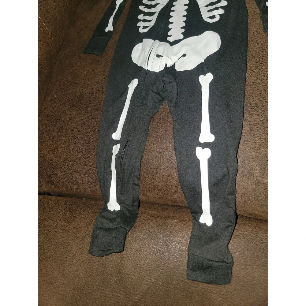 Celebrate Halloween fall skeleton one piece sleeper size 18 months